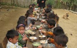 Hướng dẫn thực hiện hỗ trợ ăn trưa cho trẻ vùng đặc biệt khó khăn